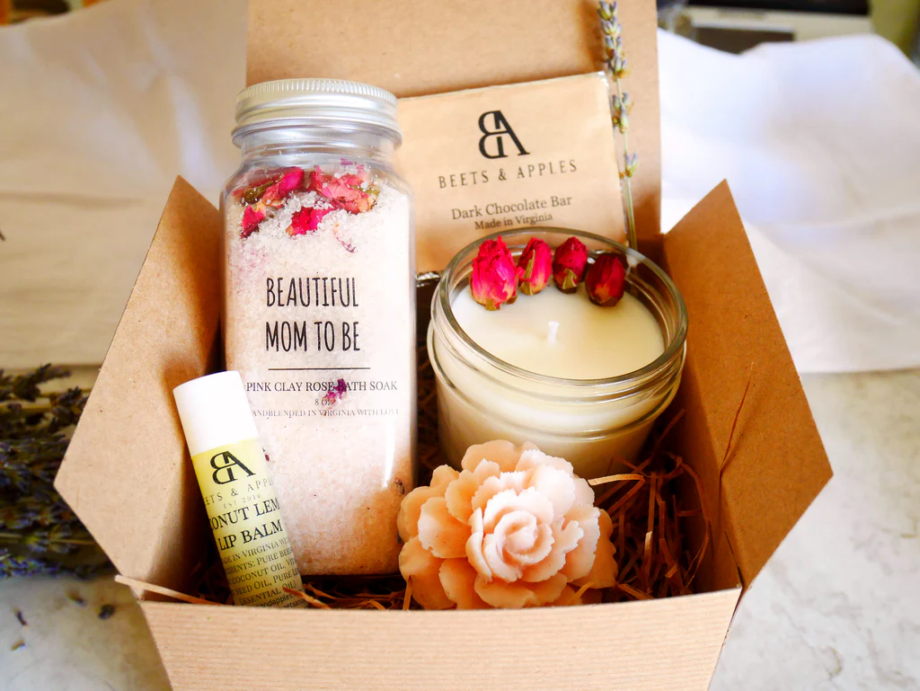 Christmas Gift Boxes That Deliver Festive Joy Straight to Their Door
